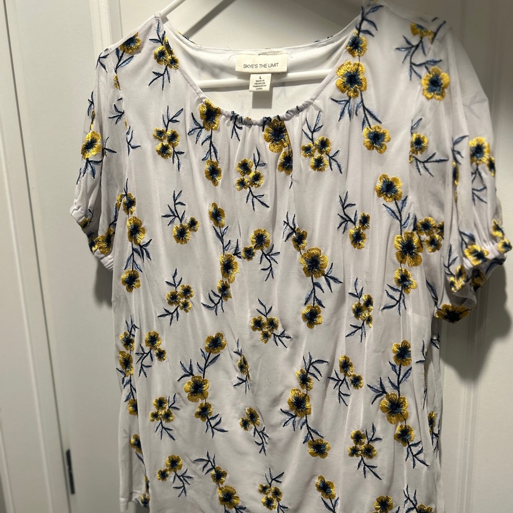 Skye's the Limit White Floral Top